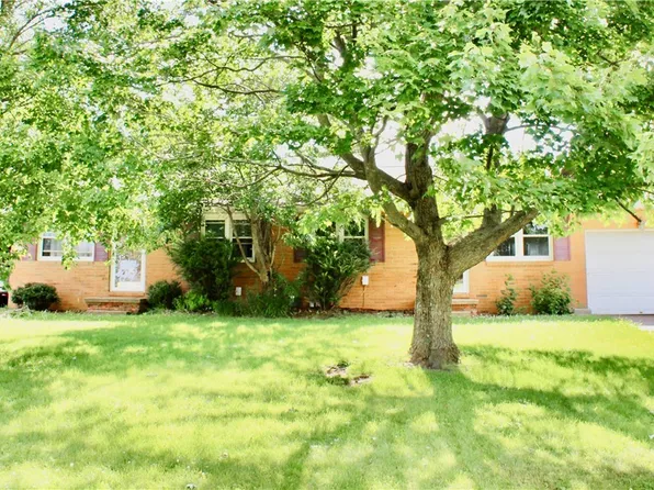 1645 California Ave, Louisville, OH 44641