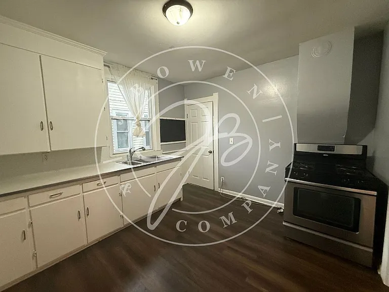 346 Parker Ave — Photo 4