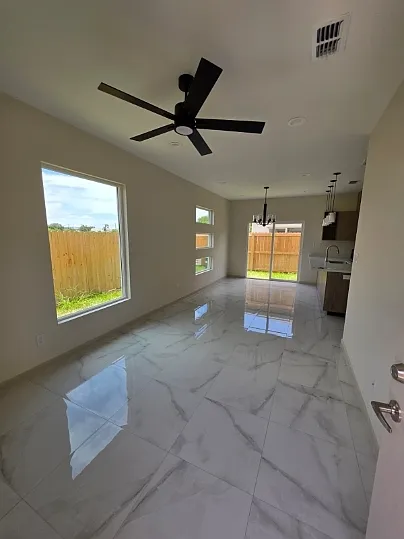 1807 West Violet Drive - 4 — Photo 2