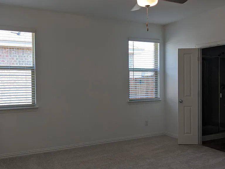 2142 Donker Dr — Photo 14
