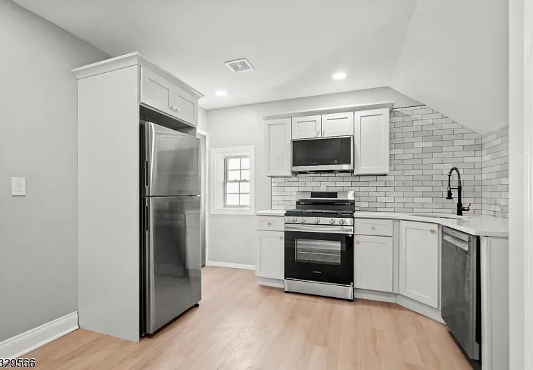 149 S Park St #2 — Photo 9