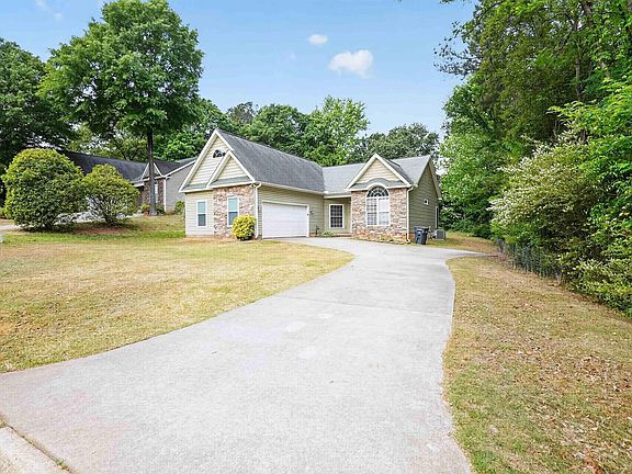 2nd image of 115 Ashton Ln