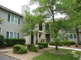 4 Augusta Dr, Annandale, NJ 08801