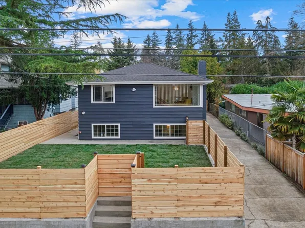 7530 43rd Avenue NE, Seattle, WA 98115