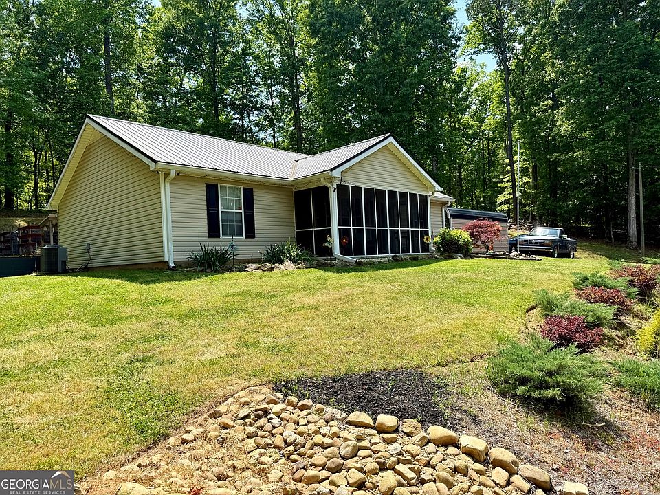 1st image of 35 Edgewater Dr