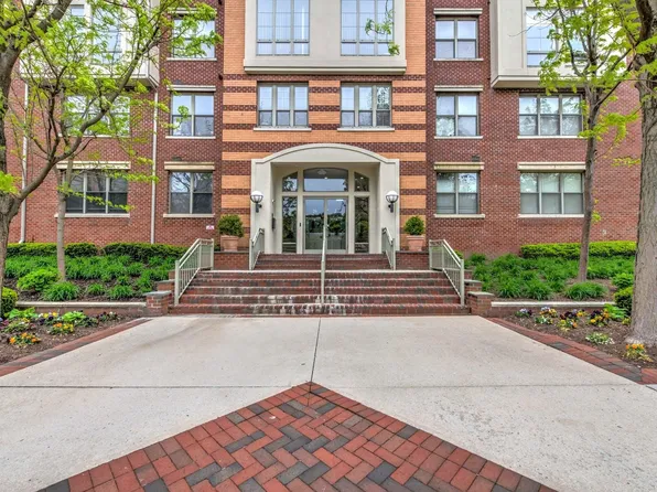 24 Avenue At Port Imperial image 1 of 33