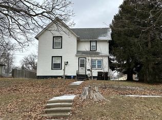 208 Johnson St, Morrison, IL 61270