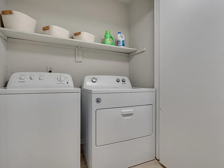 Trailwood Crossing Apartments — Photo 16