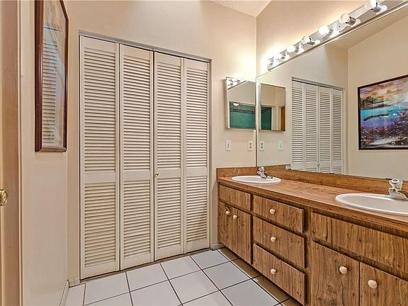 4th image of 1658 Pam Cir