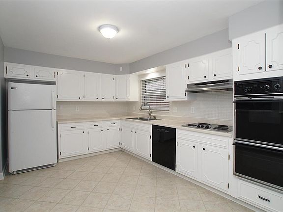 2nd image of 8525 Grantshire Ln