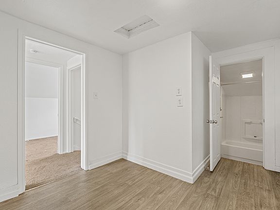 4th image of 2304 S Wilkeson St #B
