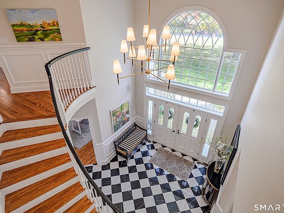 3rd image of 14 Merlins Lane