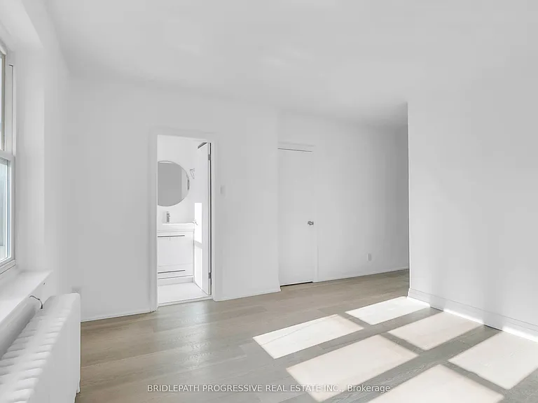 894 Eglinton Ave W #1 — Photo 5
