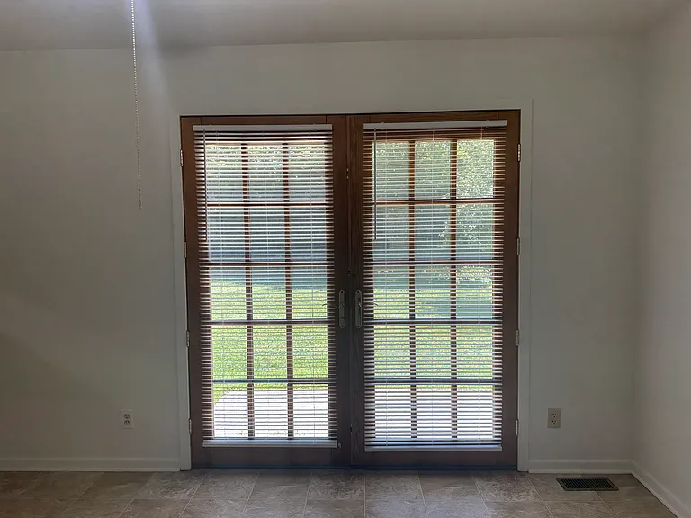 112 Meadow Ln — Photo 7