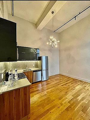 3rd image of 358 Kosciuszko St #4D
