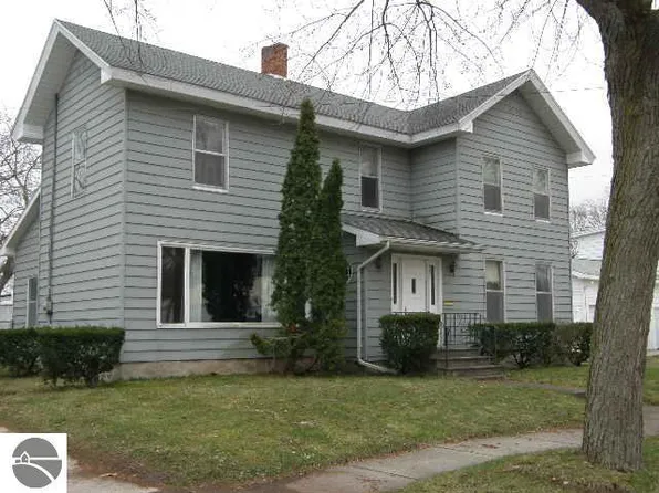 310 N Pine St, Saint Louis, MI 48880