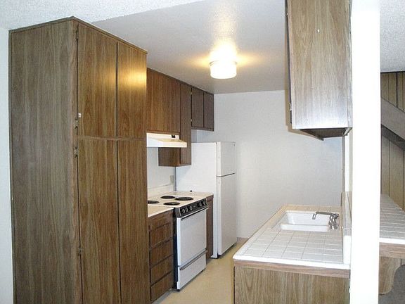 4th image of 682 Pine Meadows Dr