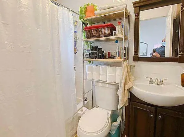 244 Schaefer Street image 5 of 9