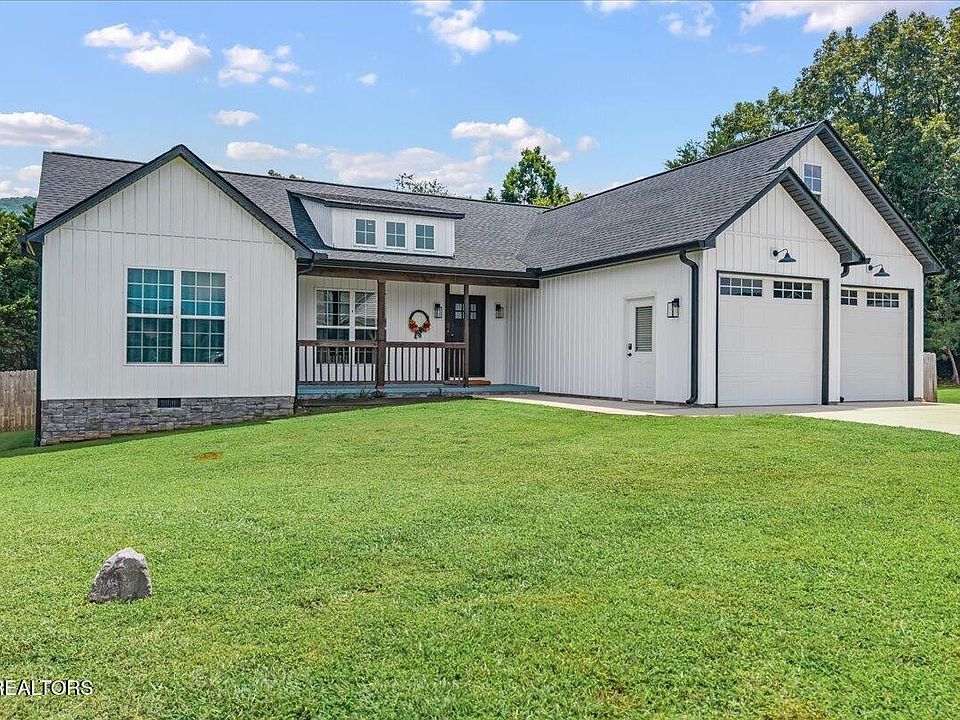 1st image of 110 Waterstone Ct