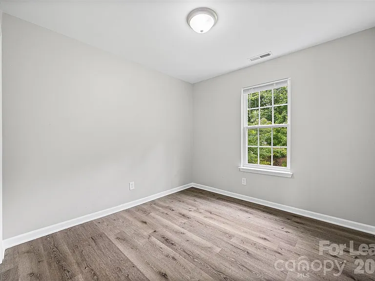 5194 Brooktree Dr — Photo 15