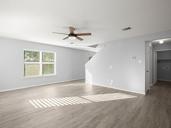 3rd image of 2202 Cottontail Dr