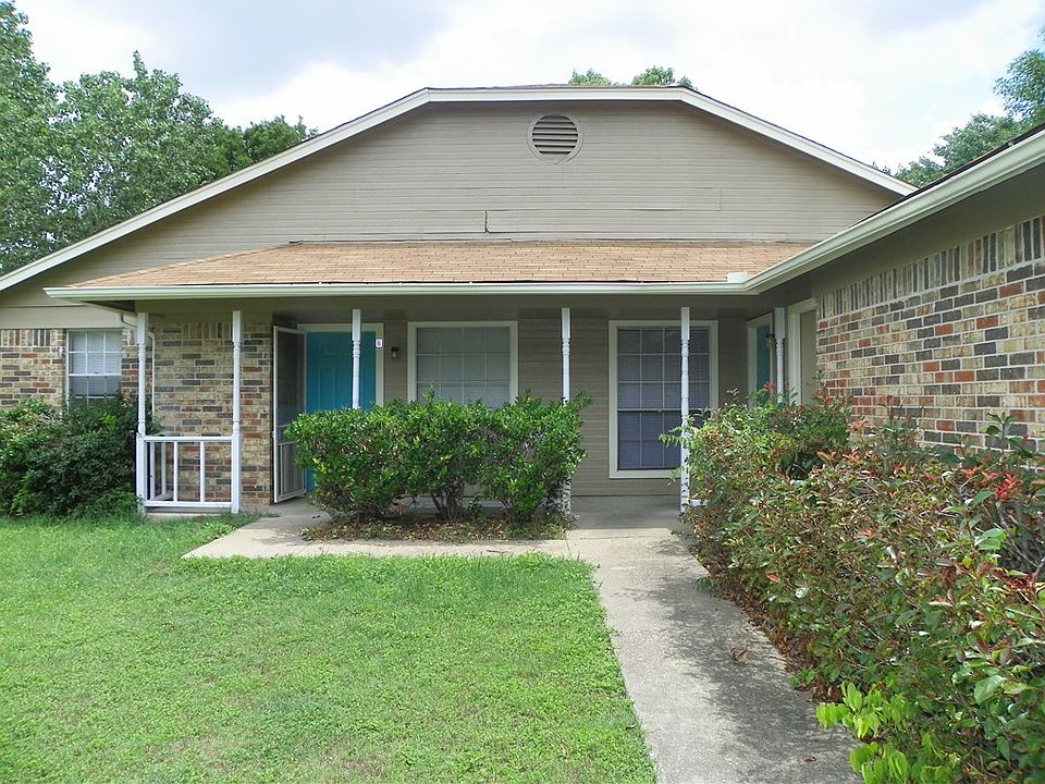 1st image of 2200 Cedar Bend Dr #A