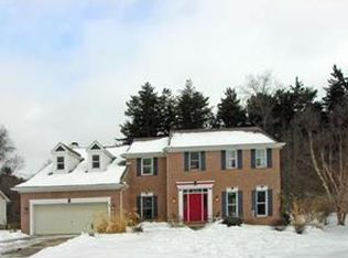 8565 Deep Cove Dr, Northfield, OH