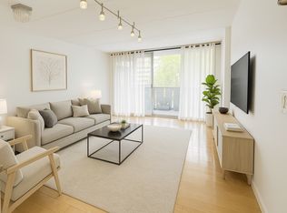 200 Swanton St APT 239, Winchester, MA 01890