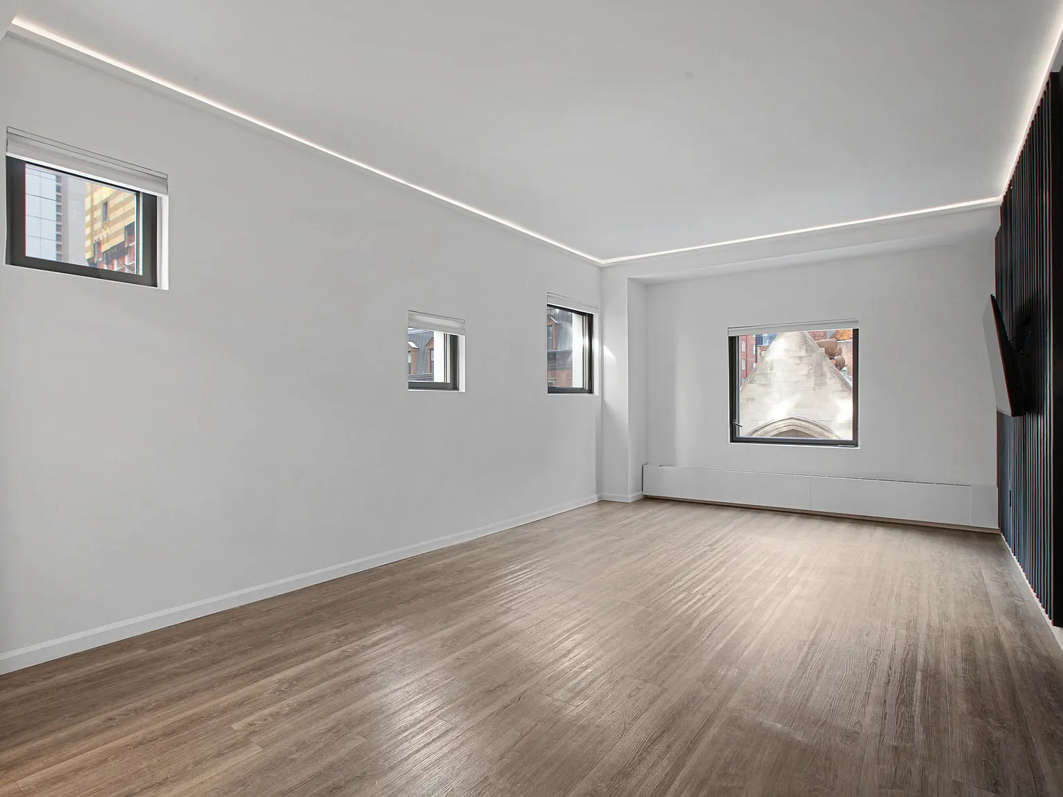 311 West 46th Street — Photo 2