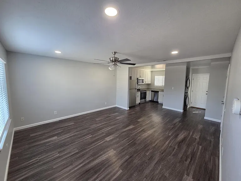 1063 Bluebell Dr #4 — Photo 1