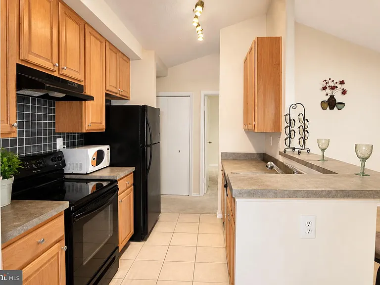 18501 Fairlight Dr #330-64 — Photo 8