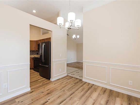 5th image of 860 Lake Jackson Cir