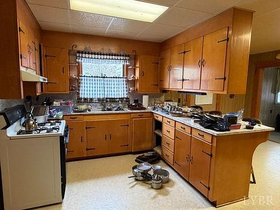 3rd image of 439 Midgett Farm Rd