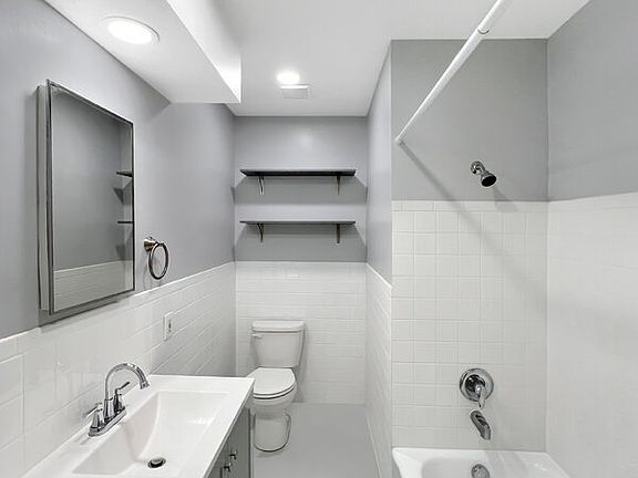 5th image of 8039 Lemon Ave