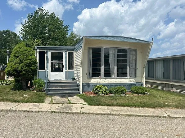 626 Barefoot Ln, Pt Sanilac, MI 48469