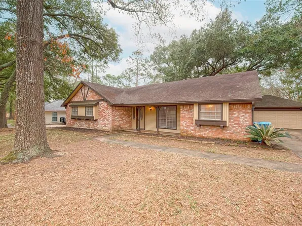 808 Brook Hollow Dr, Conroe, TX 77385