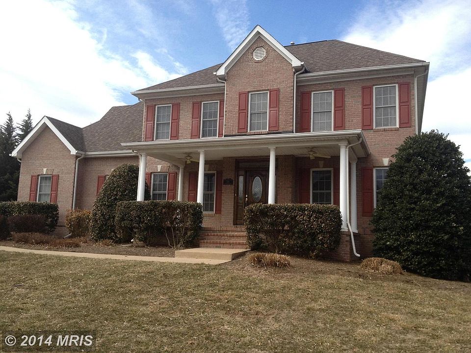 1st image of 216 Fairfield Dr