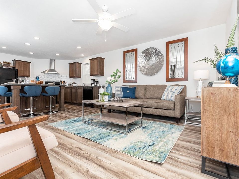2nd image of 9031 Four Winds Ln W