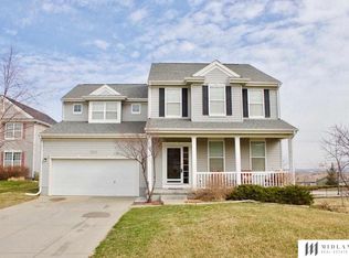 2003 S River Rock Dr, Papillion, NE 68046