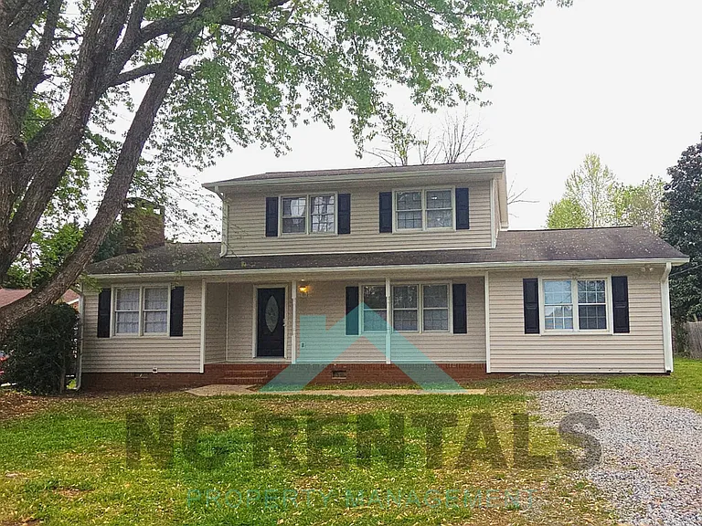 2300 Carlford Rd — Photo 2