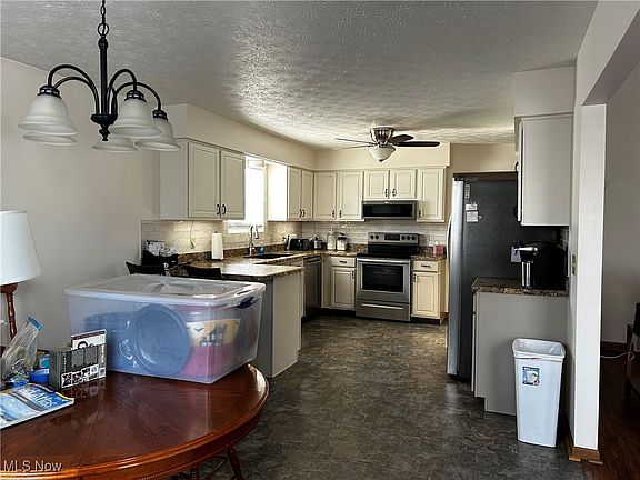 5th image of 217 Syracuse Ct