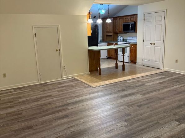 215 E College Ave #B