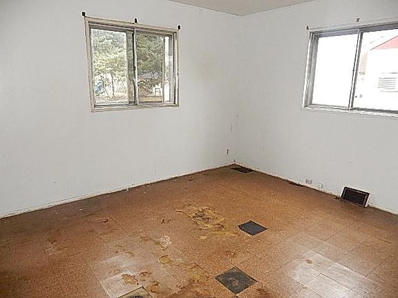 5th image of 2085 Jane Ave