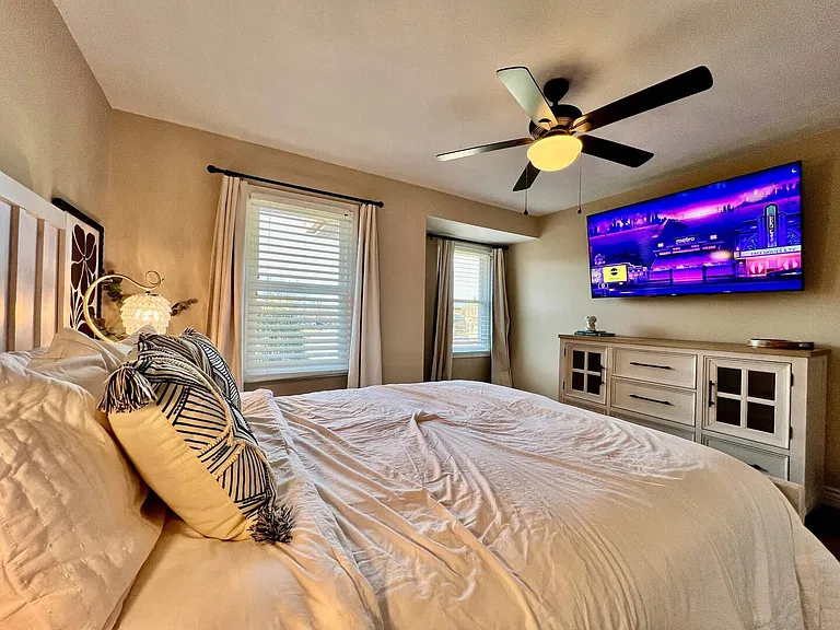 7184 Gregory Creek Ln — Photo 29