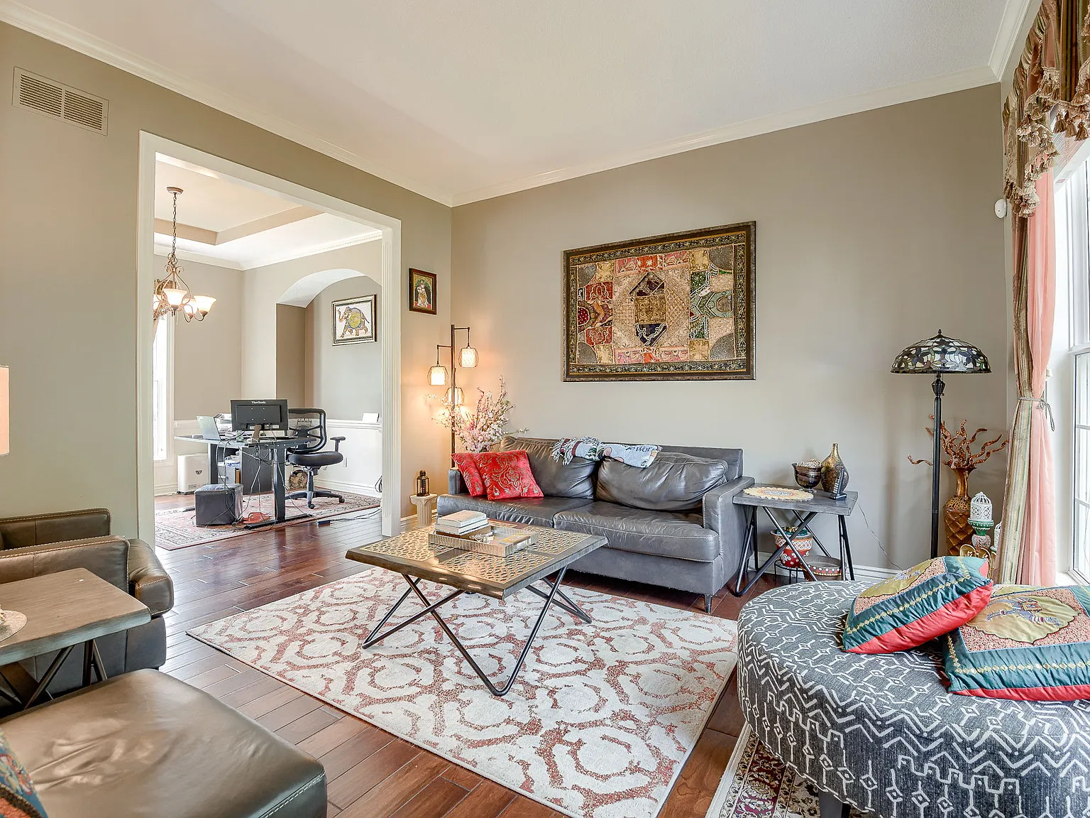 4 bed, 4100 sqft, $4,100 — Photo 3