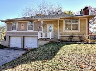 2400 SW Jackson Ct, Blue Springs, MO 64015