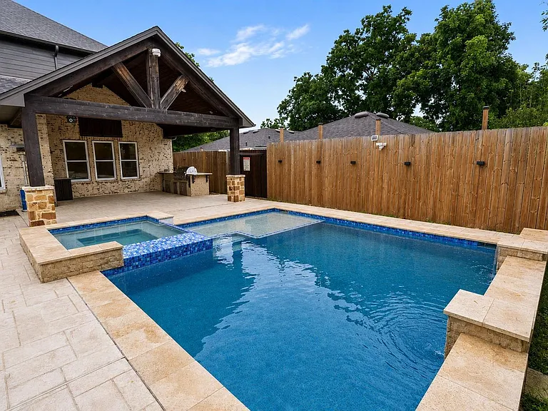 6806 Heron Dr — Photo 3