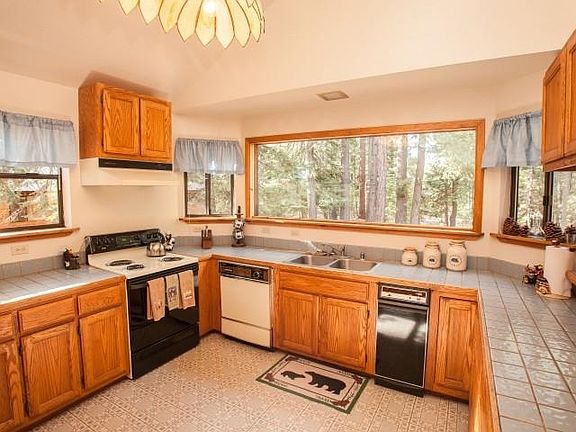 2nd image of 14554 Tyrol Rd
