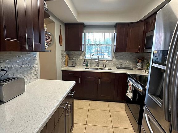 2nd image of 13707 Kendale Lakes Cir APT 110