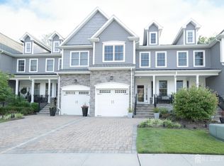 10 Gonzalez Dr, Old Bridge, NJ 08857